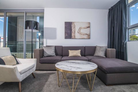Modern Home For 4 @Silkari Suite Chatswood - Darwin Holiday 2