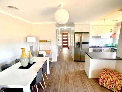 Modern Majestic - Everything You Need - Private Location - Darwin Holiday 0