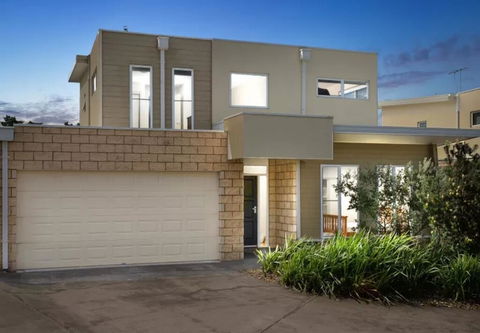 Modern Peaceful Beach Location - Secure Parking - Darwin Holiday 0