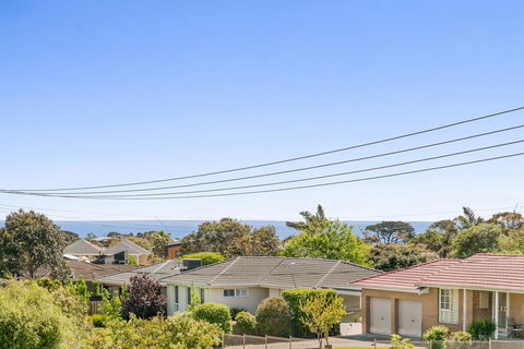 Modern Seaside Getaway Mornington - Darwin Holiday 2