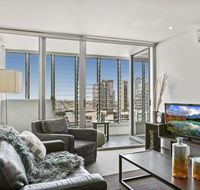 Modern Two Bedroom Apartment in Melbourne CBD