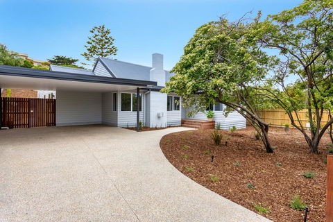 Molly's Beach House: - Darwin Holiday 0