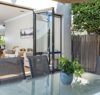 MOMENTS FROM BRADDON  ANU SPACIOUS and RELAXED - Darwin Holiday