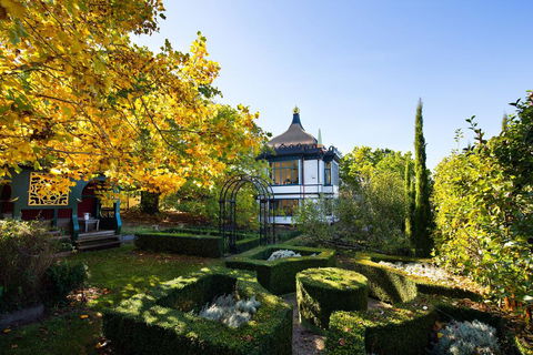 Montacute Pavilion & Gardens - Darwin Holiday 1