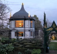 Montacute Pavilion  Gardens - Darwin Holiday