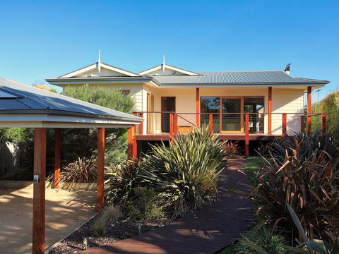 Monterey - Darwin Holiday 0