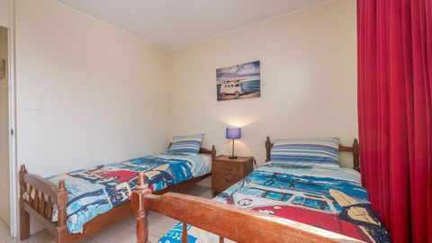 Monterey Lodge Unit 16, 27 Warne Terrace. Kings Beach - Darwin Holiday 2