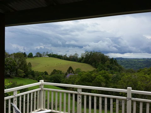 Montville House On The Hill - Darwin Holiday 3