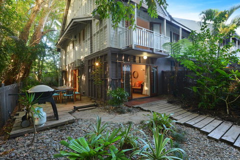 Moona - Darwin Holiday 0