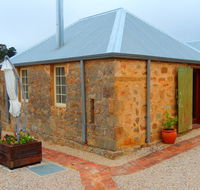 Morialta Barns - Darwin Holiday