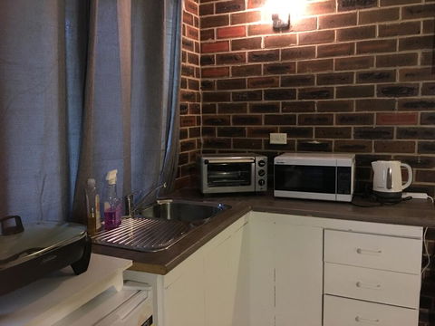 Motel Studio Room - Darwin Holiday 3