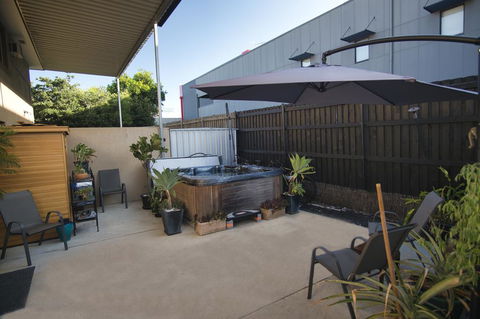 Mount Gravatt Guesthouse - Darwin Holiday 2
