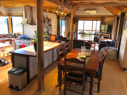 Mountain Grass Lodge (2 Bedroom) - Darwin Holiday 1