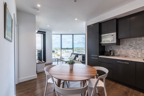 Mountain Park View Luxury 2 Bedroom Apt@Box Hill - Darwin Holiday 2