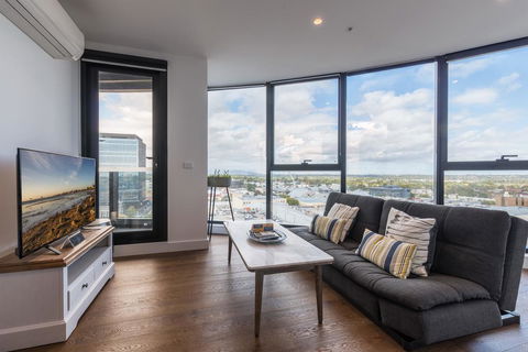 Mountain Park View Luxury 2 Bedroom Apt@Box Hill - Darwin Holiday 0