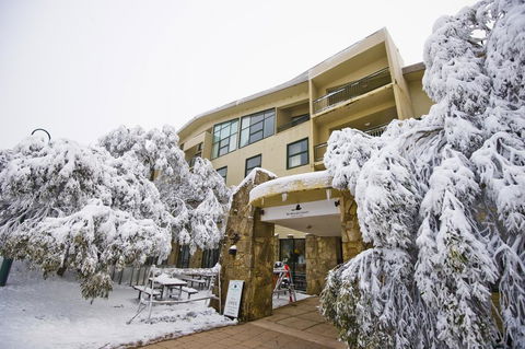 Mt Buller Chalet Hotel & Suites - Darwin Holiday 0