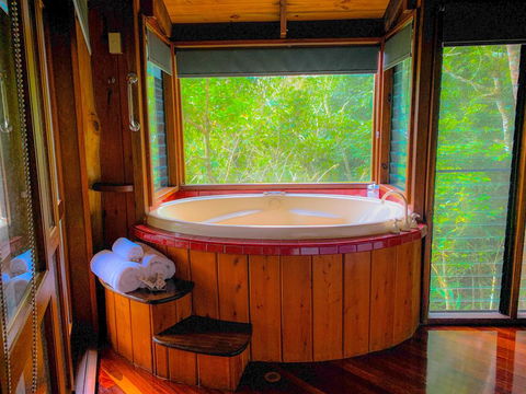 Mt Quincan Crater Retreat - Darwin Holiday 1
