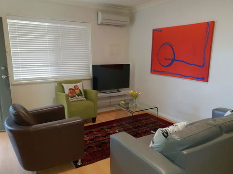 Mt.Lawley Superb 2 BR Location Comfort, Style 3 - Darwin Holiday 0