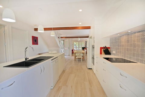 Mudjimba Sands, Mudjimba, Pet Friendly, BOND 500, LINEN INCLUDED, WIFI - Darwin Holiday 2