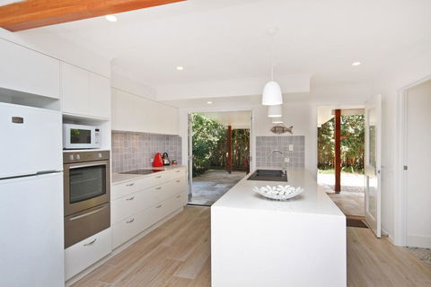 Mudjimba Sands, Mudjimba, Pet Friendly, BOND 500, LINEN INCLUDED, WIFI - Darwin Holiday 0
