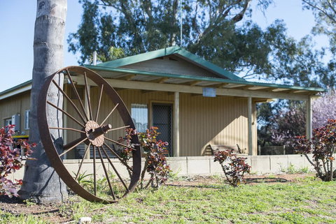 Mundic Waterfront Cottages - Darwin Holiday 1