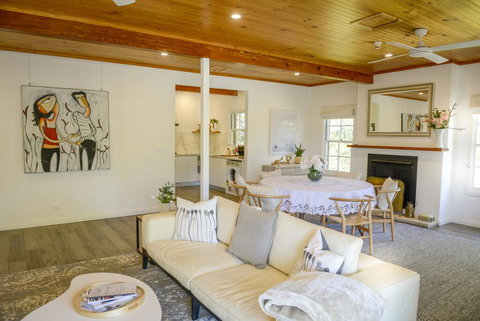 Myrtle Tree Lodge - Flowers, Kangaroo Valley - Darwin Holiday 2