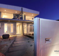 Nautilus Villa Luxury Retreat modern large double beachfront townhouse water views - Darwin Holiday