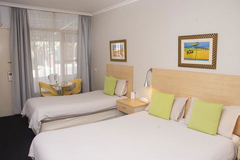 Nebula Motel - Darwin Holiday 3