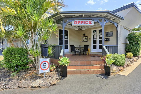 Ned Kelly's Motel - Darwin Holiday 2