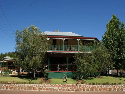 Nelsons Of Bridgetown - Darwin Holiday 0