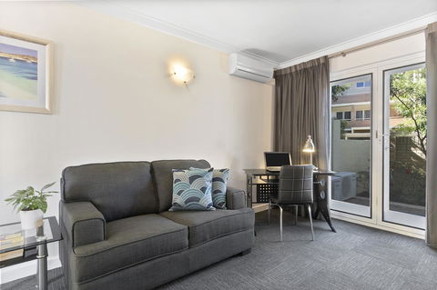 The Peninsula Riverside Serviced Apartments - Darwin Holiday 1