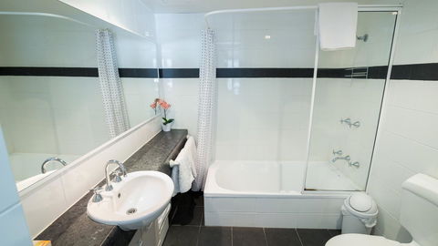 Dowler Apartments Subiaco - Darwin Holiday 13