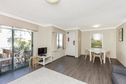 Subiaco Village 30 - Darwin Holiday 8