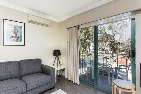 Subiaco Village 30 - Darwin Holiday 6