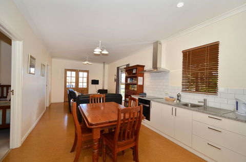 Albany Beachside Accommodation - Darwin Holiday 11