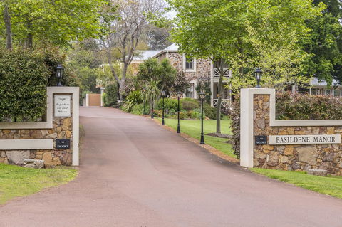 Grand Mercure Basildene Manor - Darwin Holiday 15
