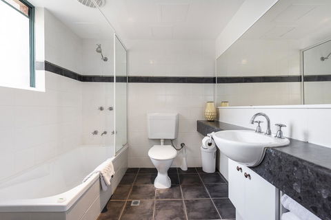 Subiaco Village 20 - Darwin Holiday 15