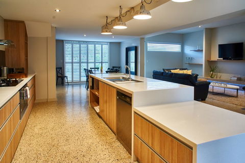 The Urban Beach House - Darwin Holiday 8