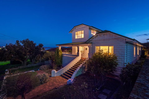 Serpentine Rose - Darwin Holiday 1