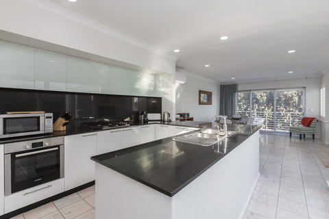 Cottesloe Beach House II - Darwin Holiday 2