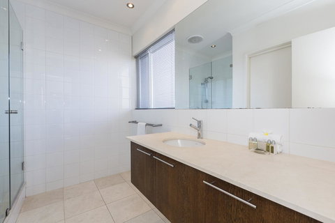 Cottesloe Beach House II - Darwin Holiday 18