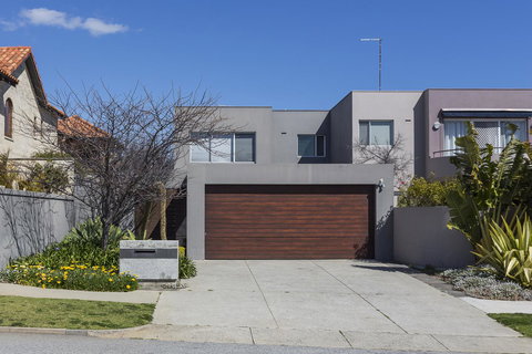 Cottesloe Beach House II - Darwin Holiday 26