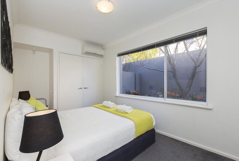 Cottesloe Beach House II - Darwin Holiday 13