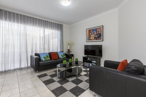 Cottesloe Beach House II - Darwin Holiday 7