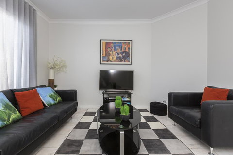 Cottesloe Beach House II - Darwin Holiday 6