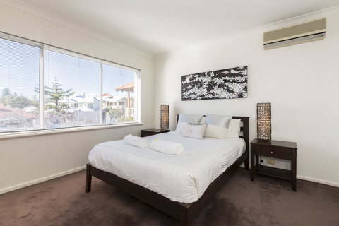 Cottesloe Beach House II - Darwin Holiday 14