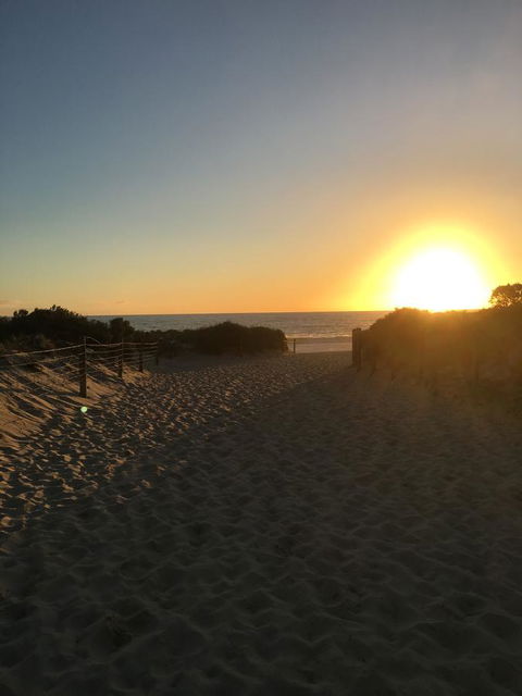 Dunes Scarborough Beach - Darwin Holiday 12