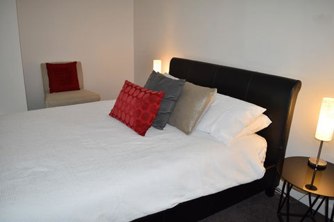 Central Executive Townhouse - Darwin Holiday 3