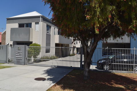 Central Executive Townhouse - Darwin Holiday 0