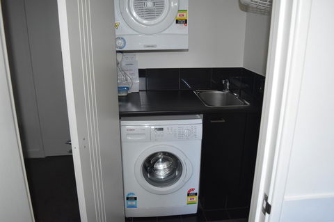 Central Executive Townhouse - Darwin Holiday 10